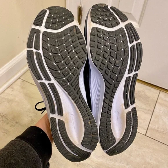 Nike Air Zoom Pegasus 38 'Black Metallic Gold Coin' CW7358-004 Women’s Size 9 - Picture 7 of 16